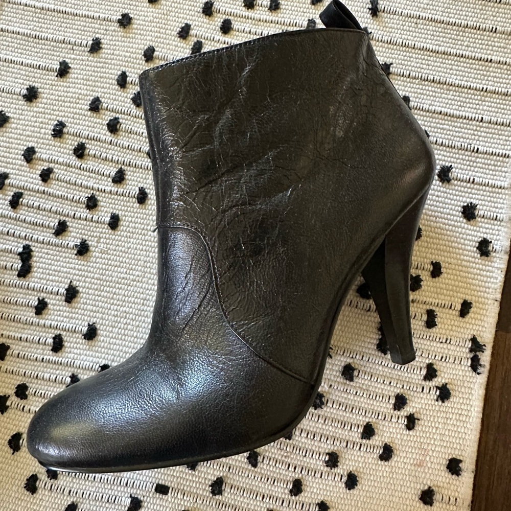Nine West Black Leather Ankle Booties
